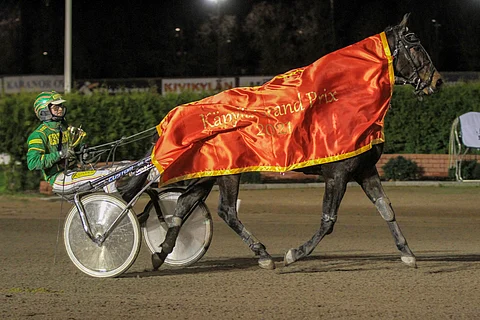 Hazelhen Hermeksen yllätysvoitto Käpylä Grand Prix'ssä riemastutti helsinkiläistä nettipelaajaa.