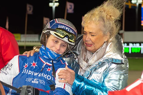 Riina Rekilä ja Karin Walter-Mommert ovat Vegas Wanian omistajat.