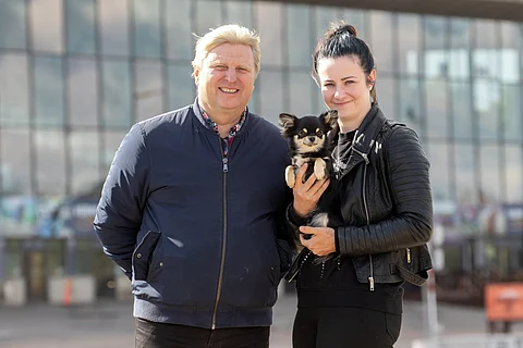 Veijo Heiskanen, Henna Halme ja Osku odottavat innolla kotiradan lauantain T75-raveja.