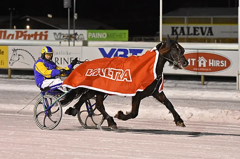 Jani Peräsalon ohjastama Haukeli Expressen sai voittoloimen selkäänsä.