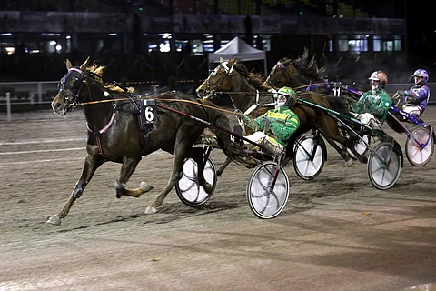 Self Taught Beauty avaa kautensa sunnuntaina Eskilstunassa Taneli Säteen ajamana.