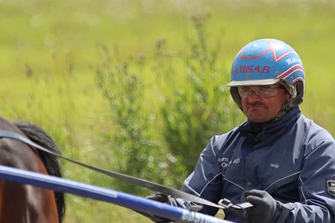 Mikko Aho vierailee Solvallassa Ready Trophyn kanssa.