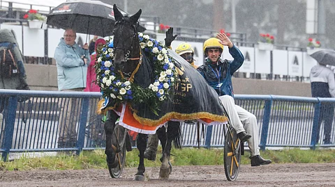Earl Simon kiri Kymi Grand Prix'n voittajaksi.