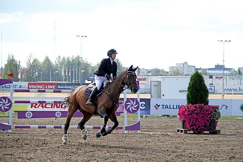 Sanna Backlund sanoo, että SM-esteille hän kaipaisi Zorroa. Kuva viime vuoden SM-kisoista.