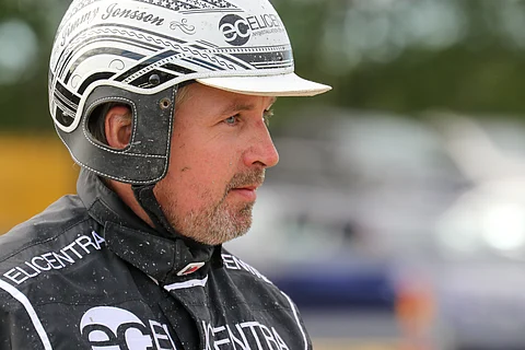 Öystein Tjomslandin tallin kakkosmies Jimmy Jonsson ajaa Grisleprinsen G.L:ää Ylivieskassa.