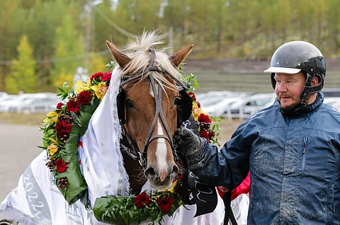 Lipassi ja Heikki Hoffren juhlivat täysosumaa viime syksyn Kriteriumissa.