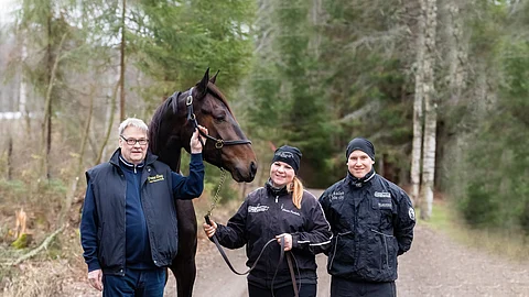 Osaomistaja Kimmo Saaristo ja valmennustiimi Christa Packalén ja Niki Finnström ovat Let's Get It Upin tärkeitä ihmisiä.