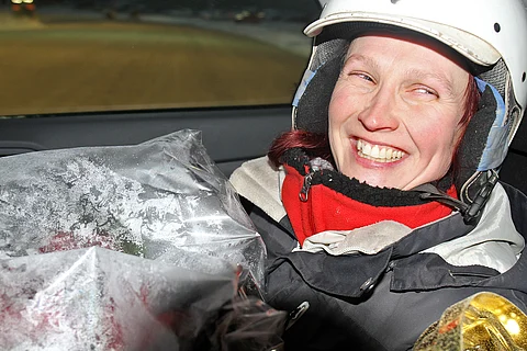 Valmentaja Irina Sarin riemuitsi suojattinsa uran ensimmäisestä täysosumasta.