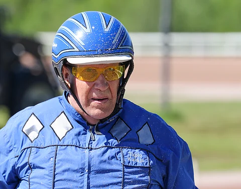 Tapio Kalaja juhli kotiradallaan tiistaina.