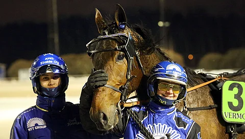 Stall Heiskasen värit nähtiin voittajaseremonioissa illan aikana kahdesti.