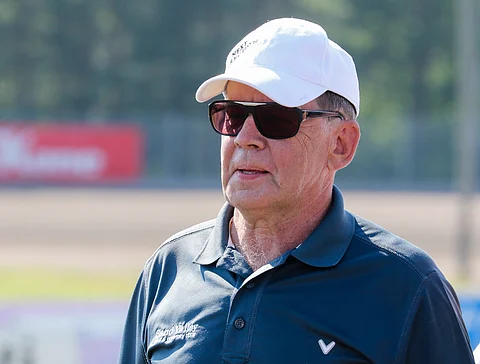 Timo Hulkkonen satsaa edelleen raviurheiluun, vaikka vähentää hevosia.