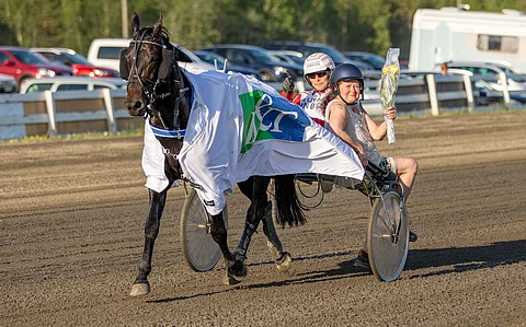 Petteri Joki narutteli Goosebumpsia, ja Teija Särkelä sai voittokukat käteensä.