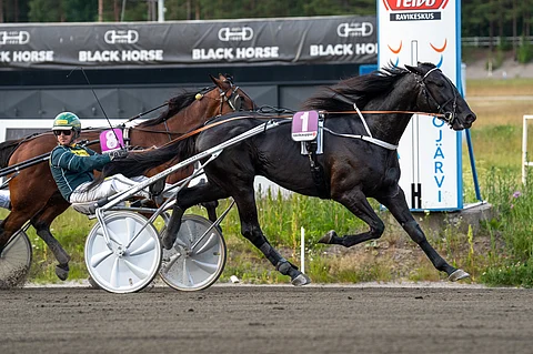 Christa Packalénin valmentama Thai Greenwich palasi viiden kuukauden tauolta voittoisasti ajalla 13,9ake.