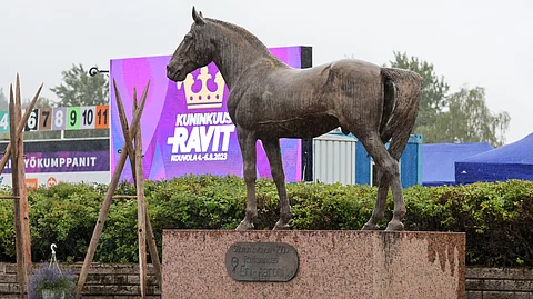 Kouvolan Kuninkuusraveista varastettiin arvokkaita sähkökaapeleita.
