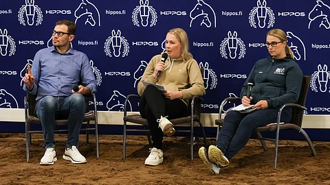 Paneelikeskustelussa Jarno Kauhanen, Jonna Irri ja Riina Rekilä.