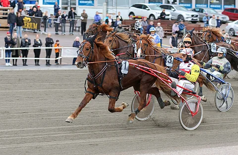Vale-Elli lähtee Satakunta-ajoon 60 metrin takamatkalta.
