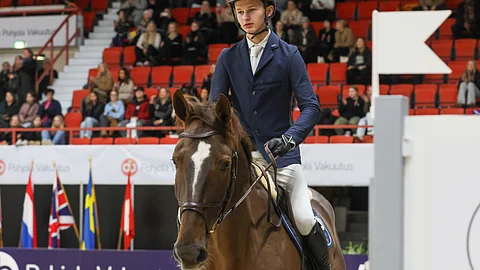 Hugo Kogelnig ja lokakuussa kansainvälisiin luokkiin vajaan vuoden tauolta palannut luottoratsu Vermont 2.