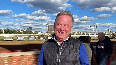 Lukuisia hevosia Lexingtonissa välittänyt Robert Lindström osti itselleen yhden hevosen, Muscle Hill -oriin Kountry Shoe 115 000 dollarilla.