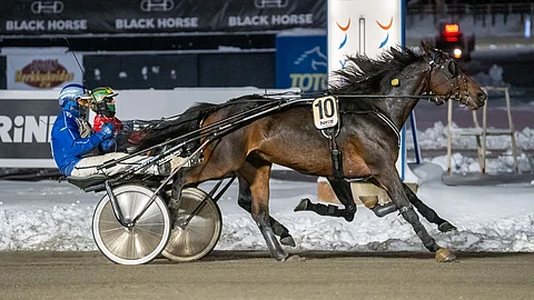 Lokakuussa Teivossa Nu Del löi johtaneen Top Class Kempin takarivin lähtöpaikalta.