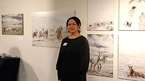 Valokuvaaja Sanna Kostamon kuvissa hevoset elävät vapaudessa.