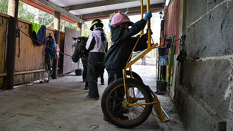 Hepsis Teamin lapset harrastuksensa parissa.