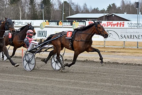 Hurricane DK oli pitelemätön Oulun illassa.