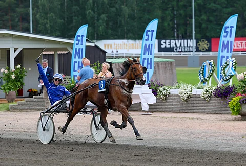 Salamakypärät-osalähdössä tuuletteli Kyösti Blomerus.