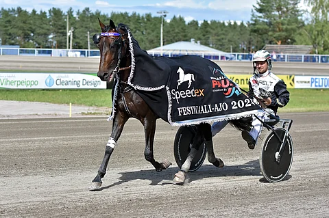 Kurri Jari Boko voitti Festivaali-ajon.