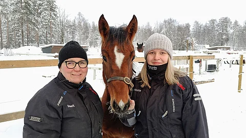 Maarit Rönkkö (vas.), Ladyu Bank Artist ja Emmi-Noora Lukkari