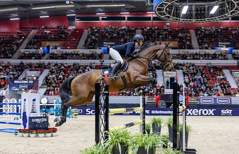 Aura Vasama hyppää Eowyn de Goedereedilla tällä viikolla
neljää tähteä Espanjassa.