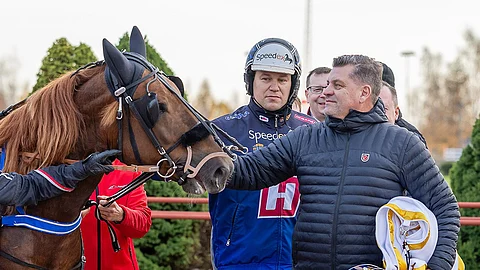 Kriteriumin kilpailuennätystä sivunneella tuloksella 25,2ake voittaneessa Alarik Huikeassa on taustajoukkojen lisäksi muutenkin paljon samaa kuin isässään Jokivarren Kunkussa.