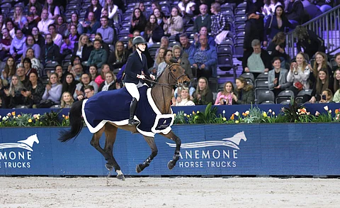 Amsterdamin U25-luokan voittajat Aura Vasama ja Eowyn de Goedereede Z.