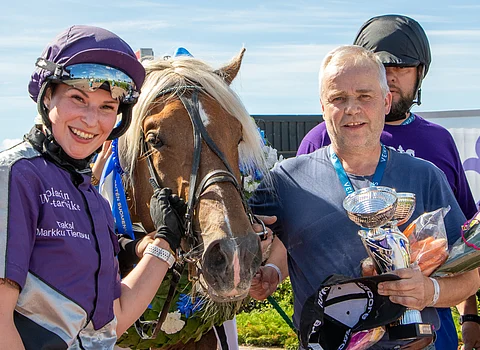 Tarmo Liikamaan valmentama Niemen Eemil voitti montén Suomen mestaruuden vuonna 2020, Noora Hirvimäki ratsasti.
