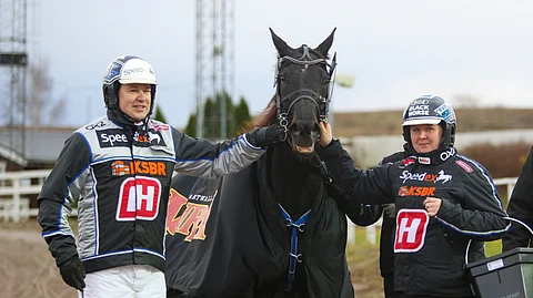 Combat Fighter, valmentaja Antti Ojanperä ja hoitaja Miia Pulkkanen