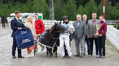Nalli ja Ronja Grönman Poni Suur-Hollola 2025