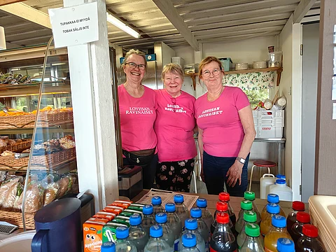 Loviisan Ravinaiset kesäraveissa