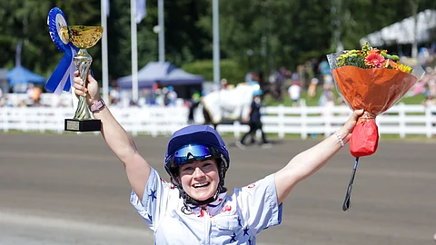 Skyfall Shine toi Nelly Korpikoskelle hänen uransa viidennen montén Suomen mestaruuden. Lämminveristen puolella se oli neljäs ja Markku Niemisen tallin hevosilla kolmas.