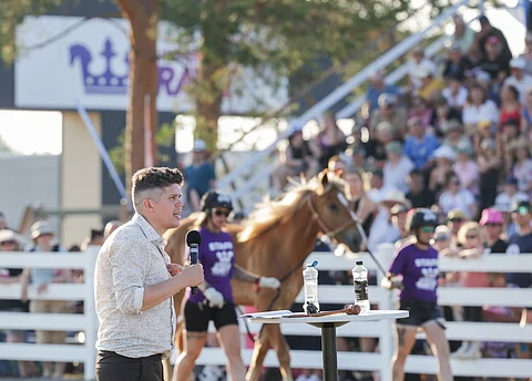 Lauri Hyvönen toimi jälleen Kuninkaallisen huutokaupan meklarina.
