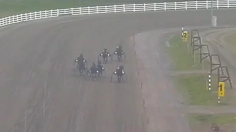 Tältä näytti kilvanajo Ala-Rantalan sakkoihin ja ajokieltoon johtaneessa tilanteessa. Kuva Äimäraution kaarrekamerasta 25.8.