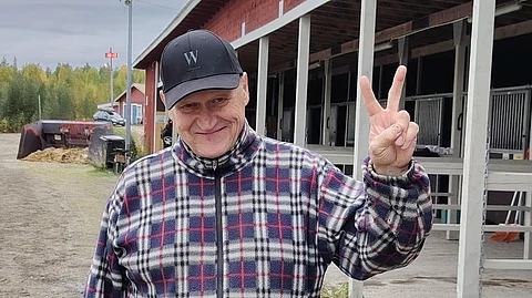 Harri Sulku tuuletti Carun kahden voiton viikkoa Mäntyvaaran tallialueella.