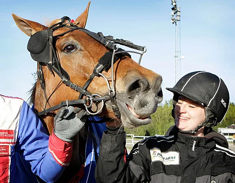 Suhhaus antoi jälleen kerran ilonaihetta hoitajalleen Milla Tarkalle.