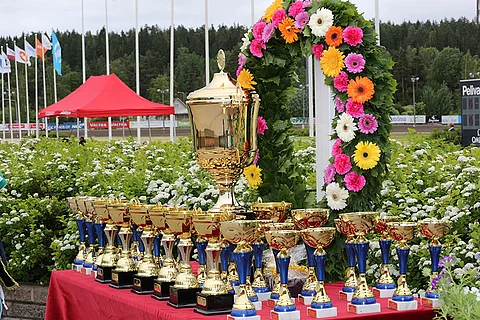 Kymi GP:n palkintopöytä on katettu.