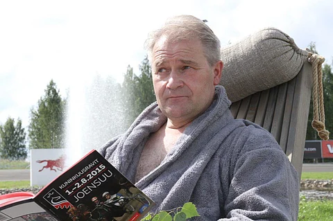 Saunashamaani Jouko Tarvainen ei ehkä päästäisi Teemu Okkolinia luokaltaan.