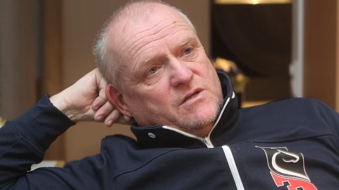 Kari Lähdekorpi on tottunut tekemään nopeita liikkeitä hevostensa kanssa.