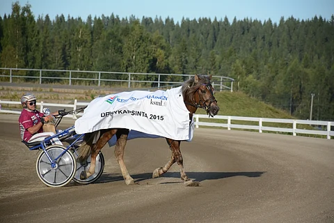 Säihkeen Säpinä ja Antti Teivainen Derbyn karsintavoittajina.