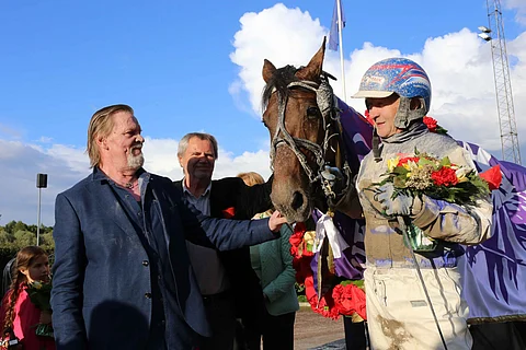 Vesa-Matti Loirin, Kicke Bergholmin ja Pekka Korven yhteistyö puhkesi kukkaan.
