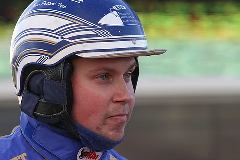 Hoitajan näkökulmaa keskustelutilaisuudessa on avaamassa Joni-Petteri Irri.