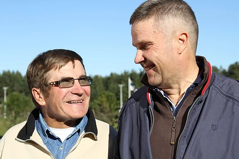 Risto Airaksisen ja Harri Koivusen hymyt eivät hyydy vaikka valmentaminen on yhä enemmän yhteydenpitoa omistajiin