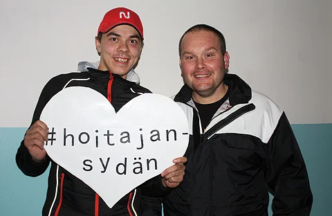 Alexis Pyykkönen työskentelee hoitajana Tommi Kylliäisen tallissa, Stefan Willstedt puolestaan Harri Koivusen tallissa.