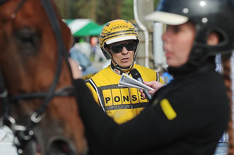 Marko Hakkarainen valmensi syksyyn 2020 Einari Vidgren Oy:n keltaisissa väreissä.